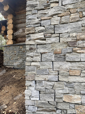 Натуральный камень Pharaon Кварцит серо-зеленый грубый, наружный угол  200x200;350 мм Натуральный камень Pharaon Кварцит серо-зеленый грубый, наружный угол  200x200;350 мм