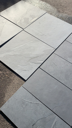 Натуральный камень Pharaon Сланец черный нат.скол 600x600 мм Натуральный камень Pharaon Сланец черный нат.скол 600x600 мм