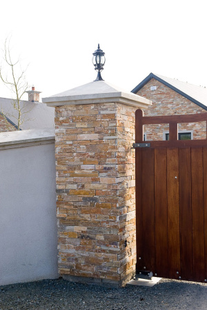 Натуральный камень Pharaon Кварцит бежевый грубый 200x550 мм Натуральный камень Pharaon Кварцит бежевый грубый 200x550 мм