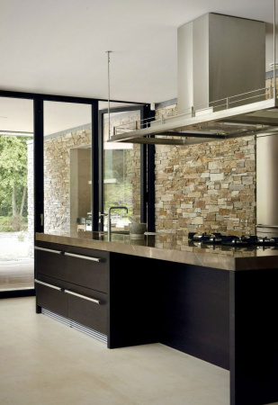 Натуральный камень Pharaon Кварцит бежевый грубый 200x550 мм Натуральный камень Pharaon Кварцит бежевый грубый 200x550 мм