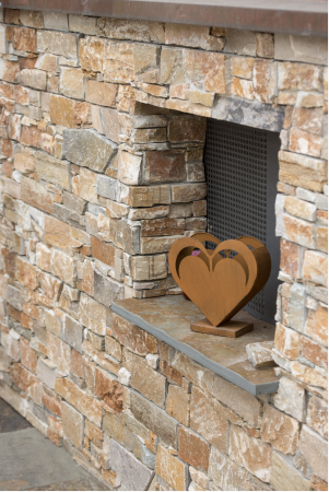 Натуральный камень Pharaon Кварцит бежевый грубый, наружный угол  200x200;350 мм Натуральный камень Pharaon Кварцит бежевый грубый, наружный угол  200x200;350 мм