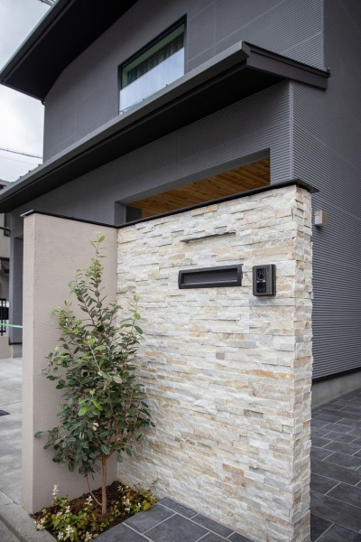 Натуральный камень Pharaon Кварцит бежевый классик 150x600 мм Натуральный камень Pharaon Кварцит бежевый классик 150x600 мм