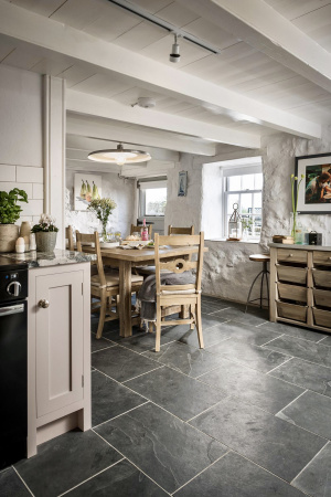 Натуральный камень Pharaon Сланец черный нат.скол 300x600 мм Натуральный камень Pharaon Сланец черный нат.скол 300x600 мм