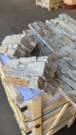 Натуральный камень Pharaon Кварцит серо-зеленый грубый, наружный угол  200x200;350 мм Натуральный камень Pharaon Кварцит серо-зеленый грубый, наружный угол  200x200;350 мм